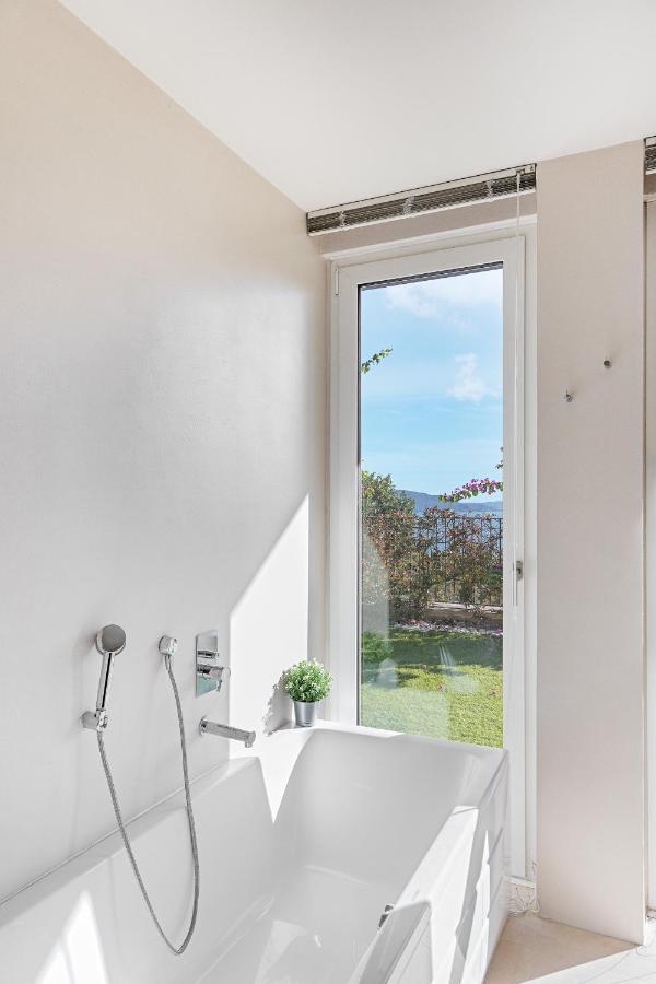 La Bouganville P1-1 Apartment By Wonderful Italy ตอสโกลาโน มาแดร์โน ภายนอก รูปภาพ
